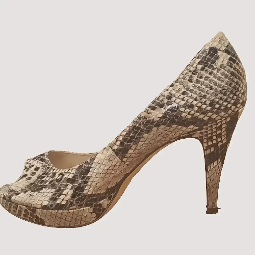 Enzo Angiolini open toed snakeskin 4" heels Size 6